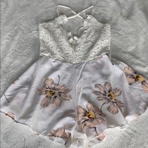 New Cute Crisscross Back Floral Romper